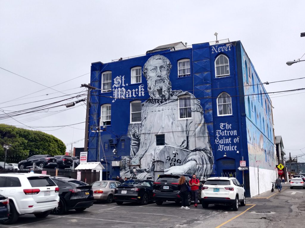 Graffiti sur un immeuble proche de Venice beach à Los Angeles