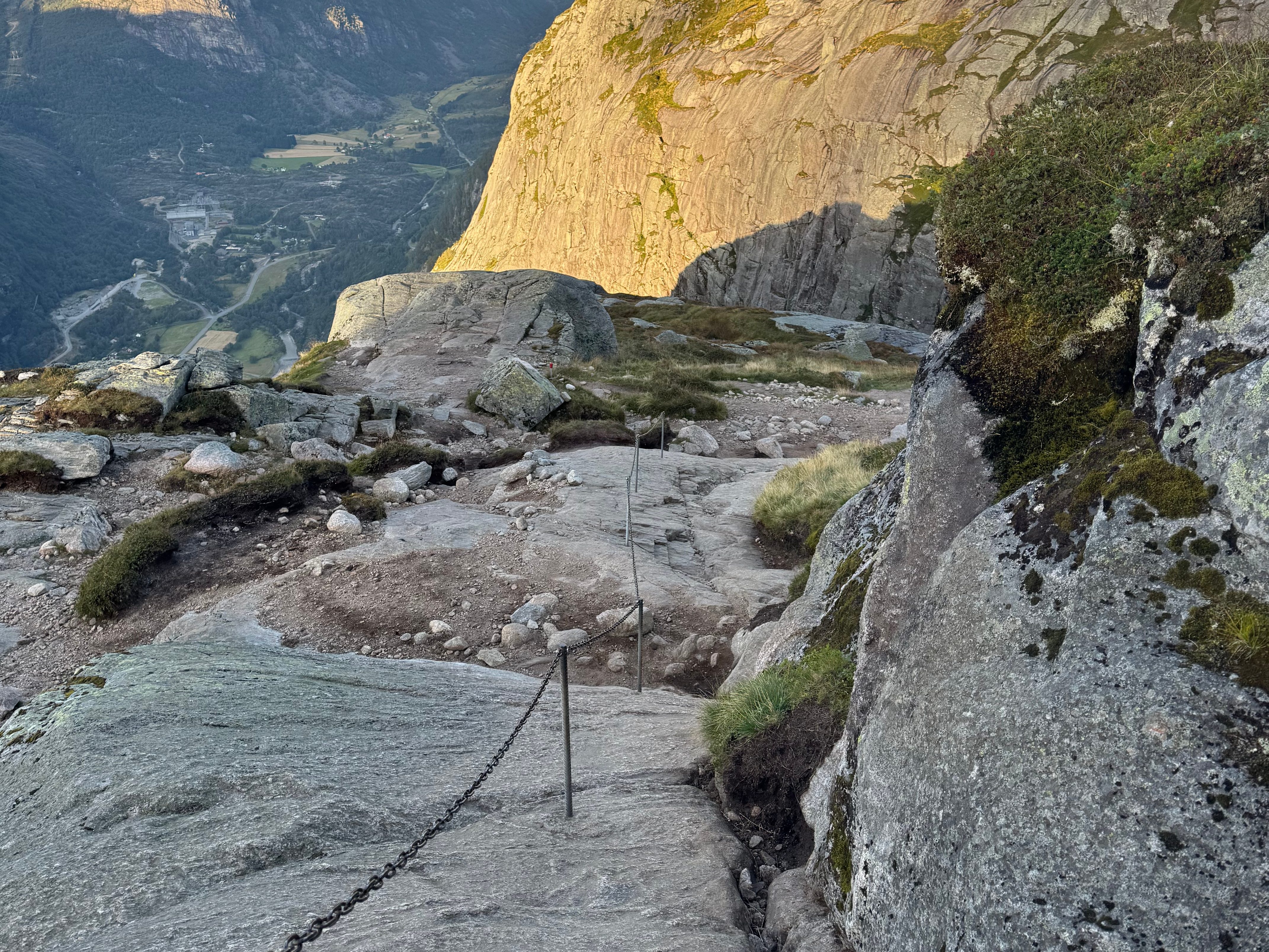 Randonnée du rocher de Kjeragbolten